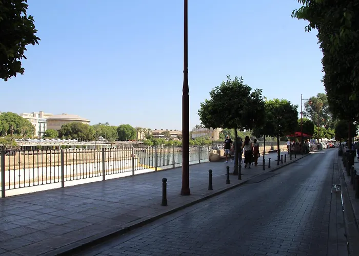 Apartament Luisahouse, En El Corazon De Y Triana Sewilla